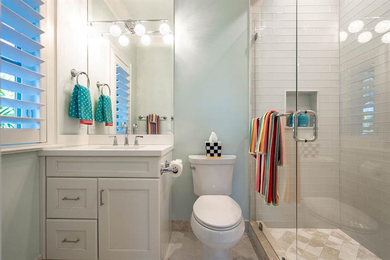 Image 49 of 61 For 2798 24th St