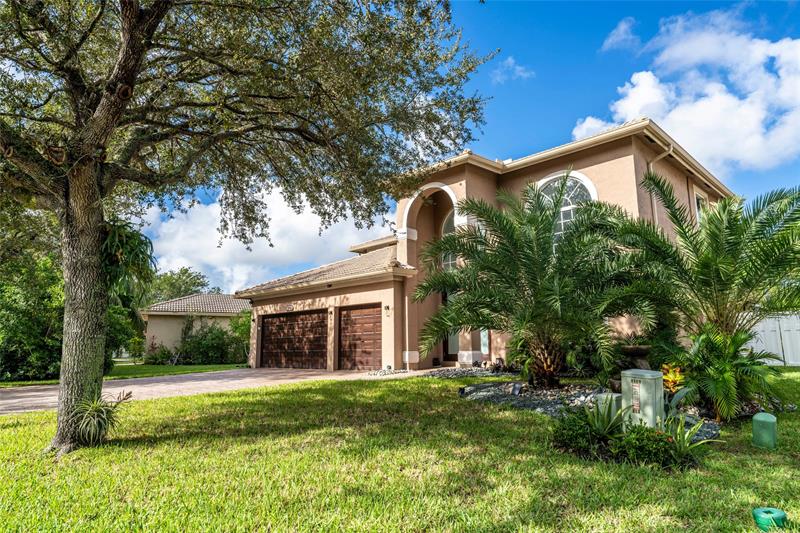 Image 4 of 54 For 5869 56th Dr