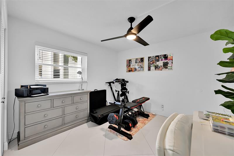 Image 17 of 32 For 1428 4th Ave  I-167