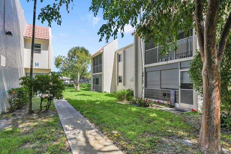 Image 30 of 32 For 1428 4th Ave  I-167