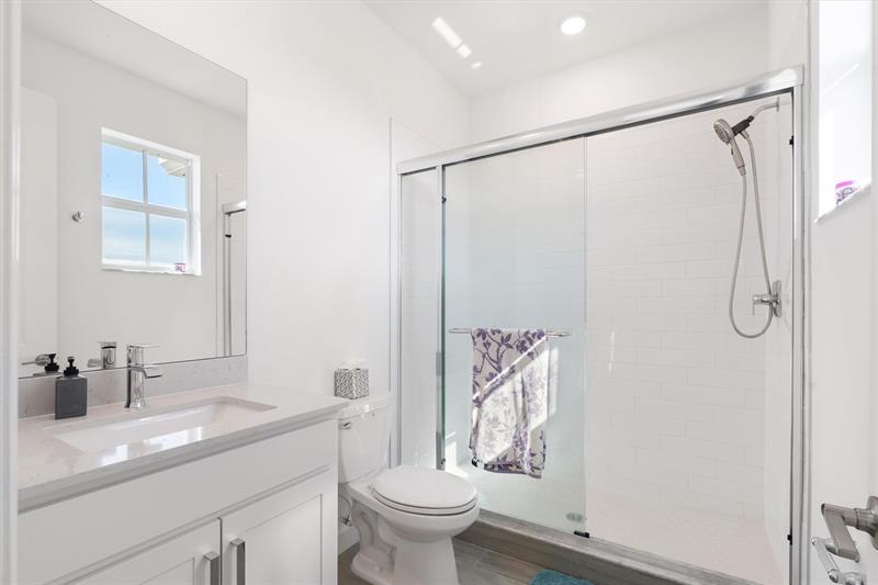 Image 23 of 60 For 769 Hookline Circle