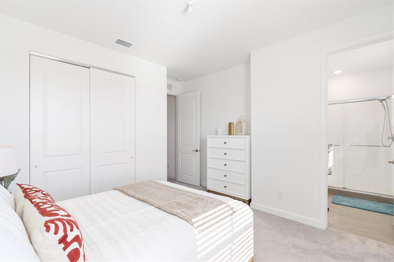 Image 24 of 60 For 769 Hookline Circle