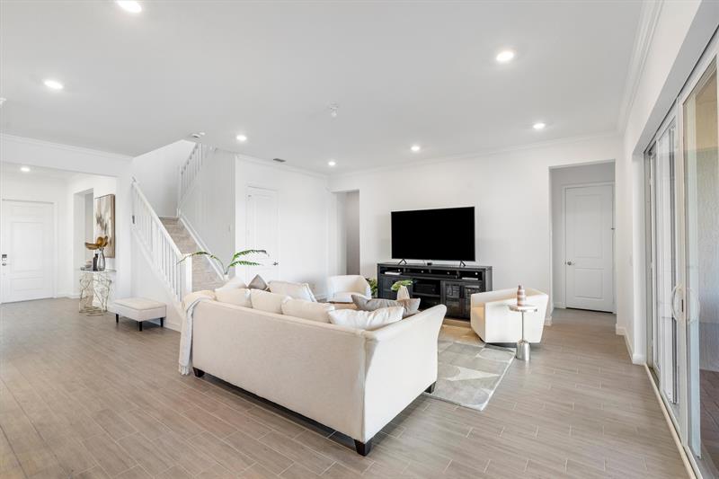 Image 59 of 60 For 769 Hookline Circle