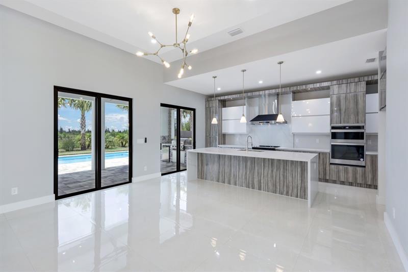 Image 15 of 37 For 2106 4th St  