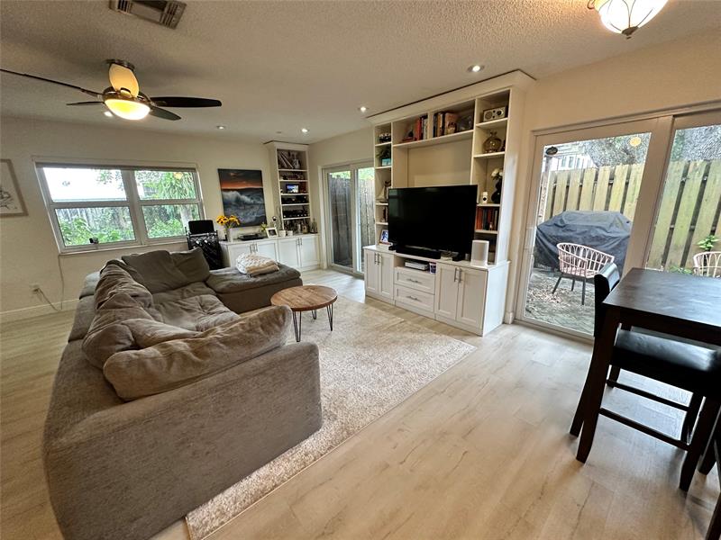 Image 3 of 17 For 615 16th Ct  1s