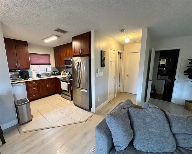 Image 6 of 17 For 615 16th Ct  1s