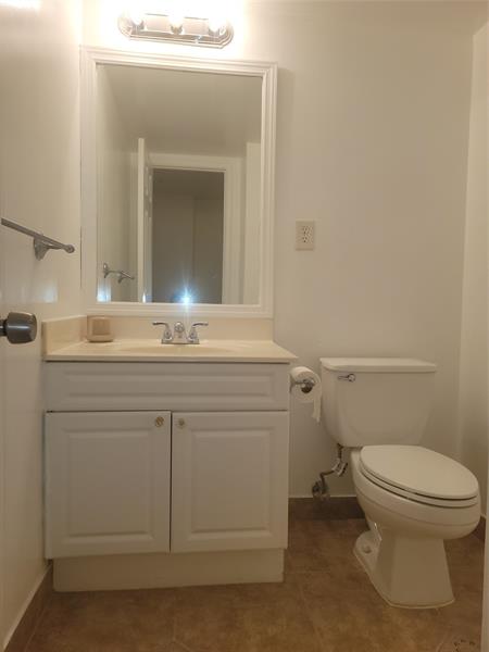 Image 13 of 17 For 19380 Collins Ave  1020