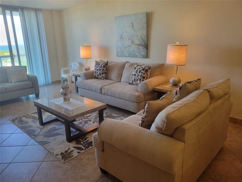 Image 7 of 17 For 19380 Collins Ave  1020