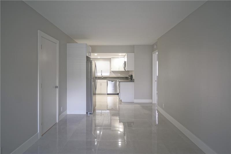 Image 5 of 14 For 640 7th Ave  10