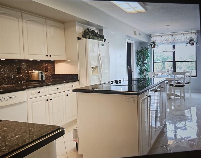 Image 14 of 41 For 7567 Imperial Dr  201