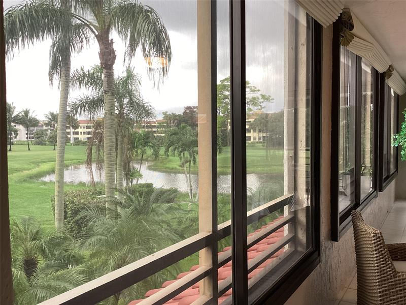 Image 17 of 41 For 7567 Imperial Dr  201