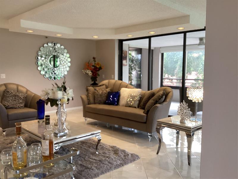 Image 6 of 41 For 7567 Imperial Dr  201