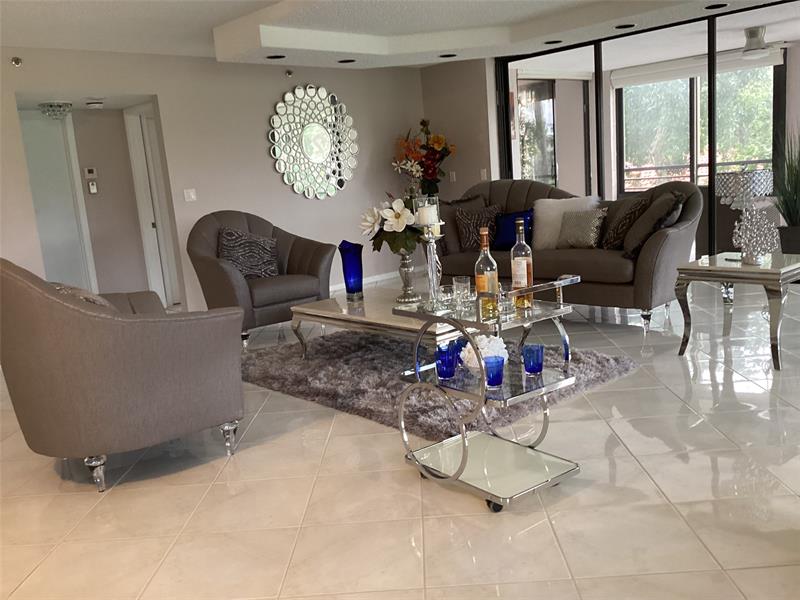 Image 7 of 41 For 7567 Imperial Dr  201