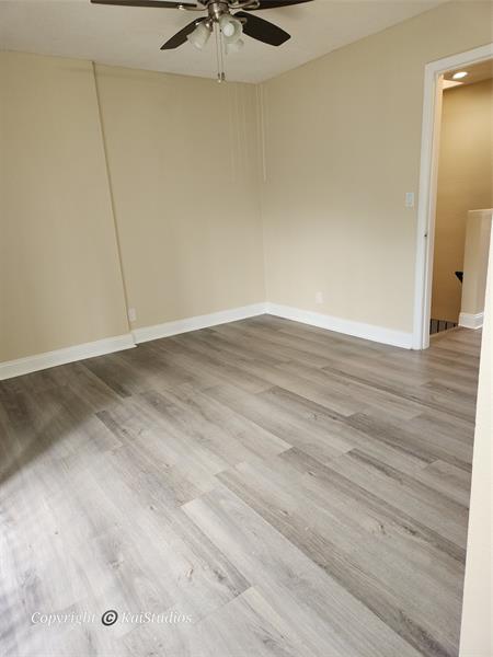 Image 17 of 34 For 10293 33rd St