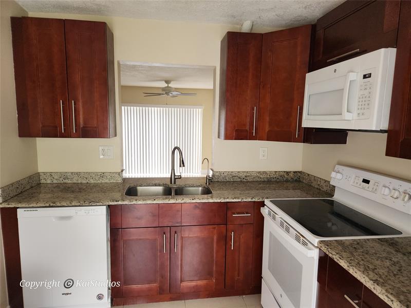 Image 2 of 34 For 10293 33rd St