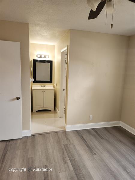 Image 23 of 34 For 10293 33rd St