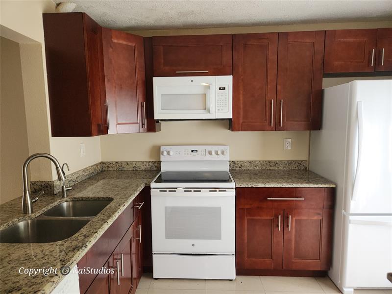 Image 3 of 34 For 10293 33rd St