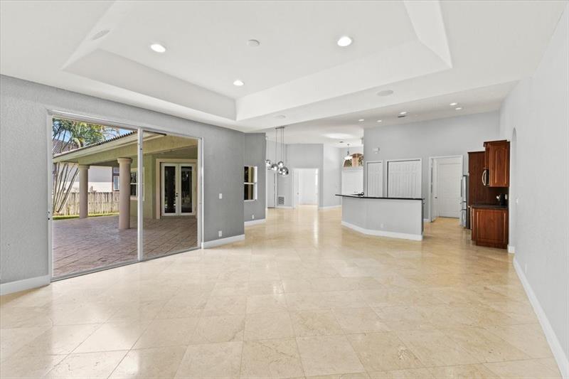 Image 11 of 43 For 6201 58th Ct