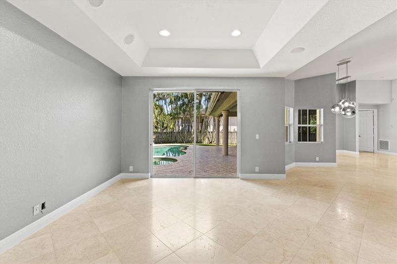 Image 14 of 43 For 6201 58th Ct