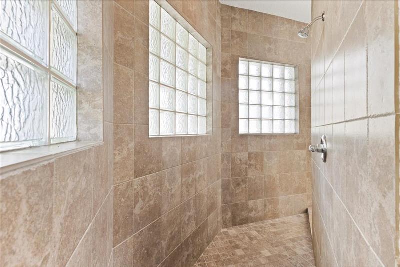 Image 23 of 43 For 6201 58th Ct