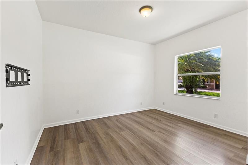 Image 28 of 43 For 6201 58th Ct