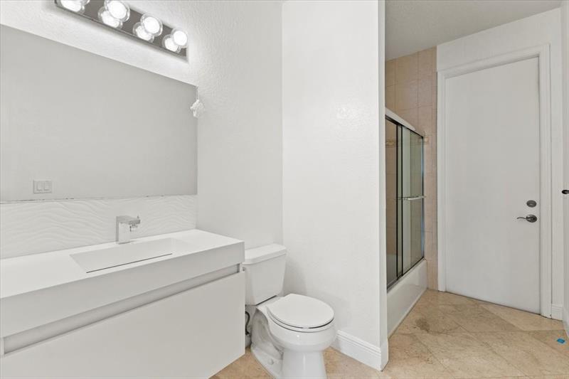 Image 30 of 43 For 6201 58th Ct