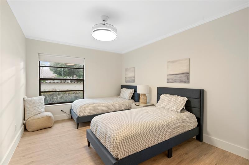 Image 22 of 26 For 10877 6th St