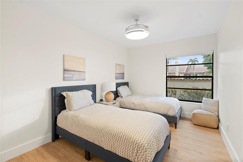 Image 23 of 26 For 10877 6th St