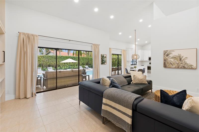 Image 9 of 26 For 10877 6th St