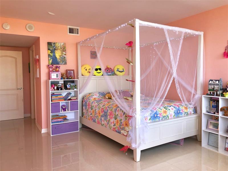 Image 10 of 13 For 2500 Parkview Dr  1501