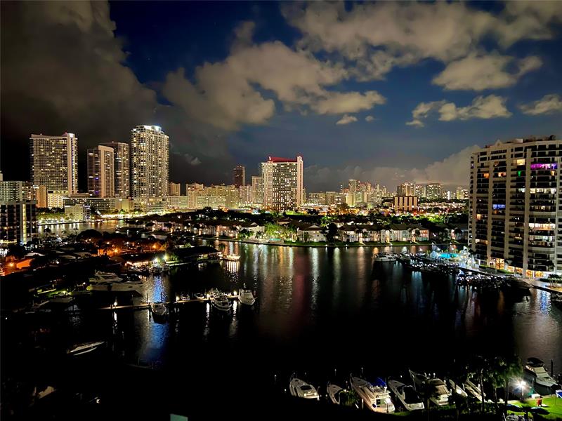 Image 3 of 13 For 2500 Parkview Dr  1501