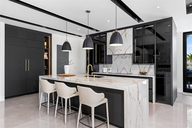 Image 14 of 91 For 1555 14th Ct