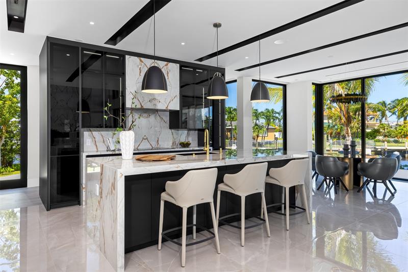 Image 16 of 91 For 1555 14th Ct