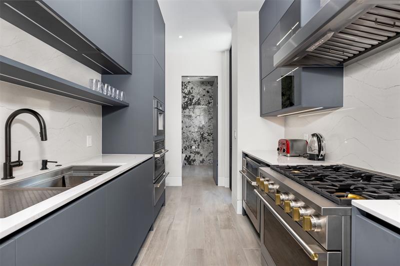 Image 18 of 91 For 1555 14th Ct