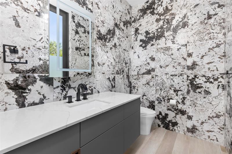 Image 19 of 91 For 1555 14th Ct