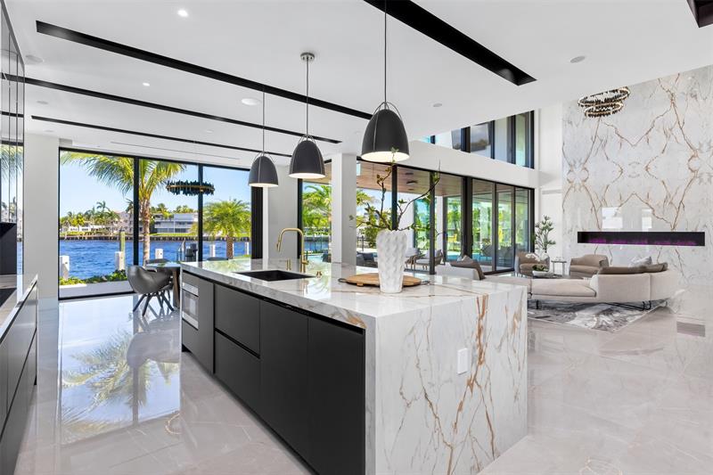 Image 21 of 91 For 1555 14th Ct