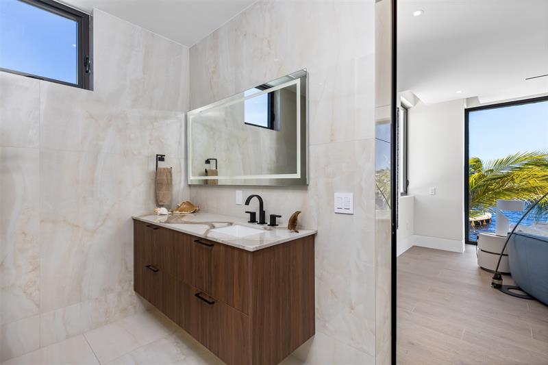 Image 30 of 91 For 1555 14th Ct