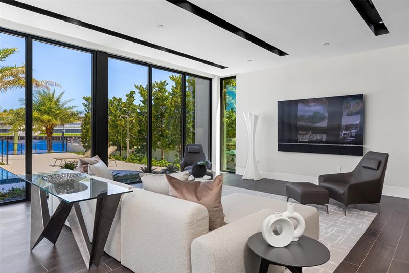 Image 36 of 91 For 1555 14th Ct