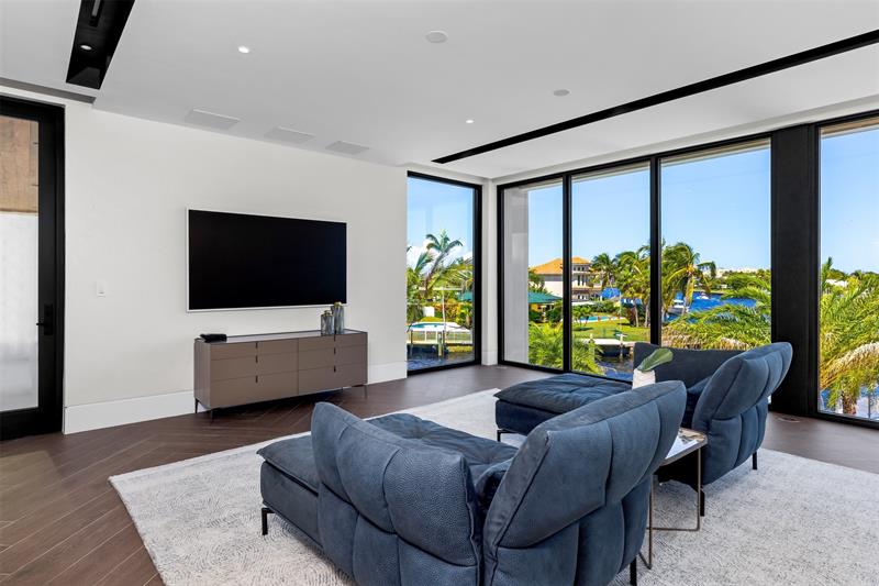 Image 48 of 91 For 1555 14th Ct