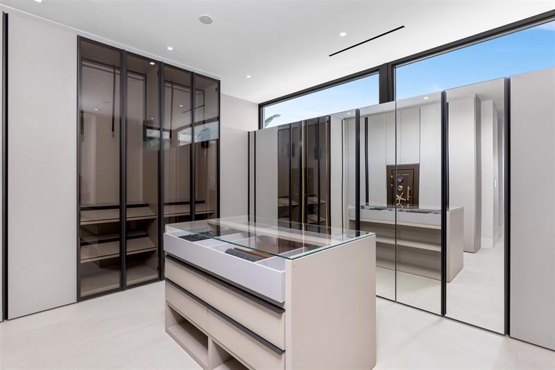 Image 57 of 91 For 1555 14th Ct