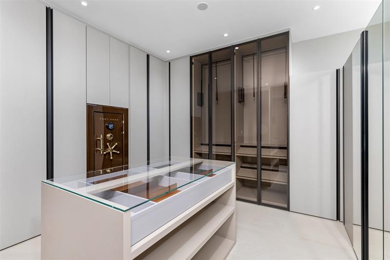 Image 59 of 91 For 1555 14th Ct