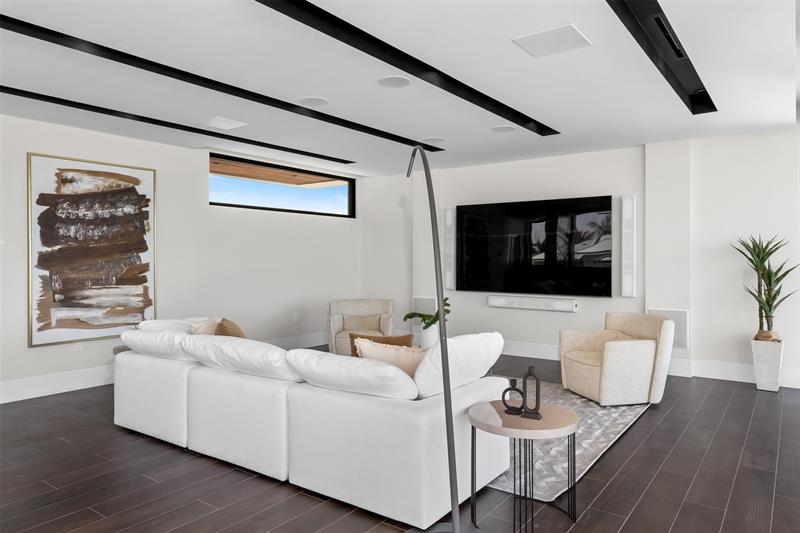 Image 62 of 91 For 1555 14th Ct