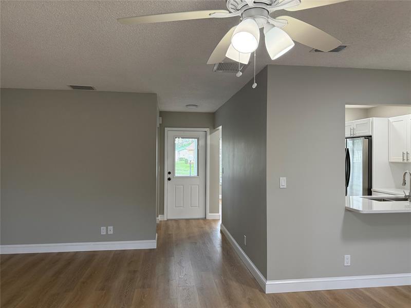 Image 10 of 20 For 6111 Rainbow Circle