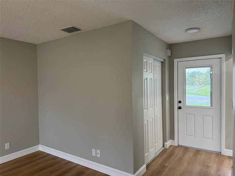 Image 19 of 20 For 6111 Rainbow Circle