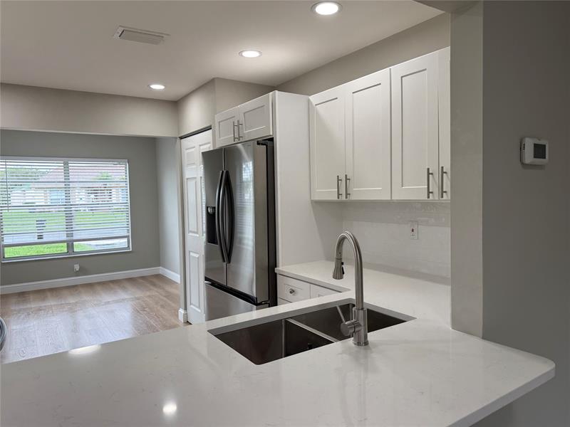 Image 6 of 20 For 6111 Rainbow Circle