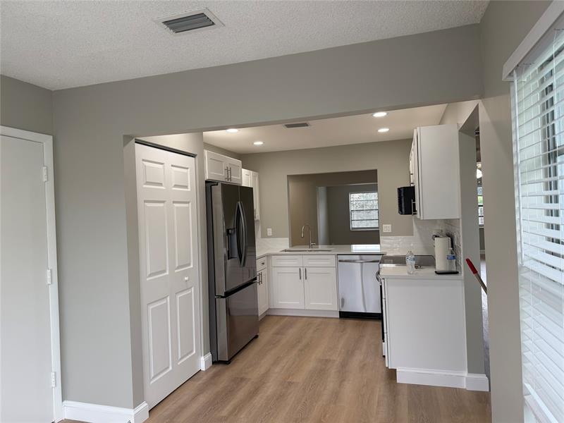 Image 7 of 20 For 6111 Rainbow Circle