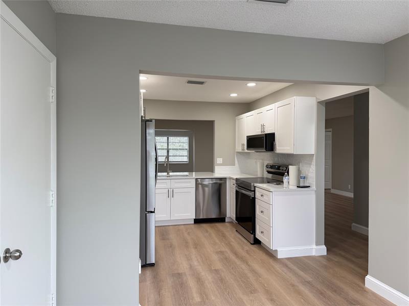 Image 8 of 20 For 6111 Rainbow Circle