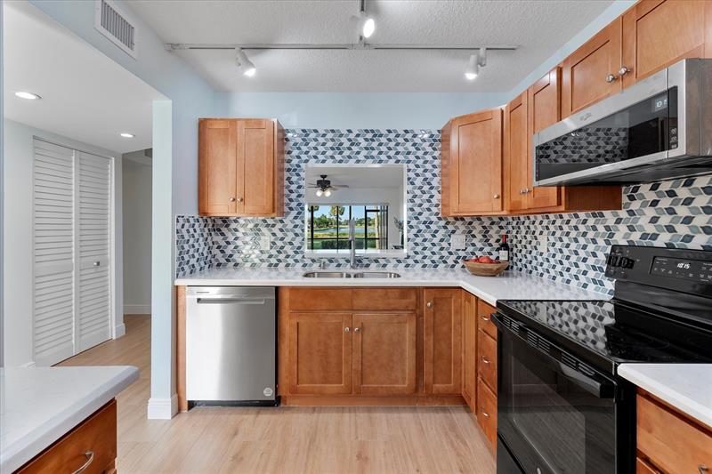 Image 12 of 46 For 2900 22nd Cir 221e