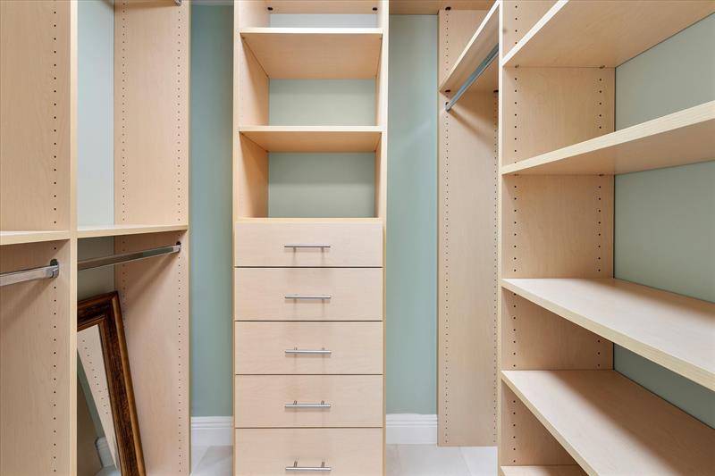 Image 24 of 46 For 2900 22nd Cir 221e