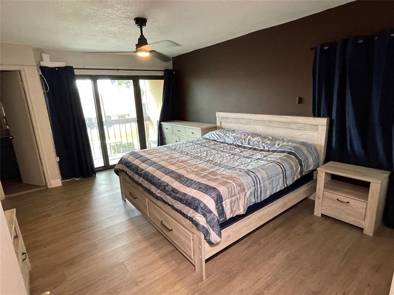 Image 14 of 33 For 4000 Del Rio Way